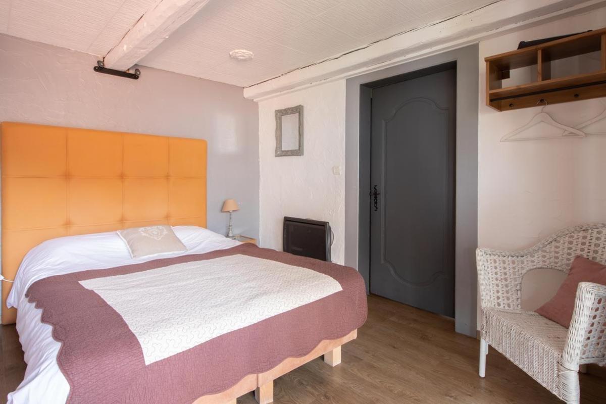 Chambres D'Hotes Le Domaine Des Remparts Selestat Room photo